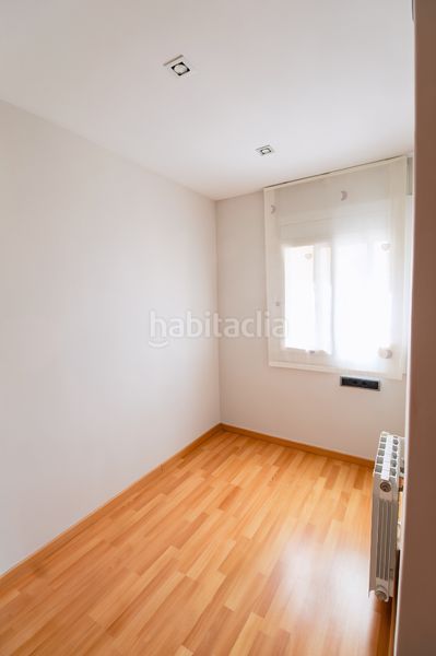 Foto d11303b9-6652-47ec-9268-24ca35d5c1b1. Piso en Can Vidalet Esplugues de Llobregat