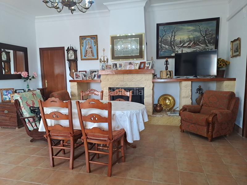 Foto 33415da6-0853-46e9-8f7c-b179aaac79fd. Chalet parcela rustica en los palacios con parcela de 800mts y 120 mts construidos, la vivienda cuenta con 3 dormitorios, salón-comedor en Palacios y Villafranca (Los)