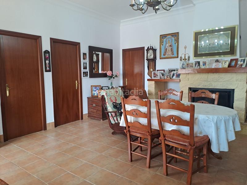 Foto 49fcc79f-8c07-4f84-b161-73e6372d69d4. Chalet parcela rustica en los palacios con parcela de 800mts y 120 mts construidos, la vivienda cuenta con 3 dormitorios, salón-comedor en Palacios y Villafranca (Los)