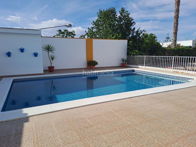 Foto 6310d252-7e55-428a-84de-1a16a14ab0e0. Chalet parcela rustica en los palacios con parcela de 800mts y 120 mts construidos, la vivienda cuenta con 3 dormitorios, salón-comedor en Palacios y Villafranca (Los)