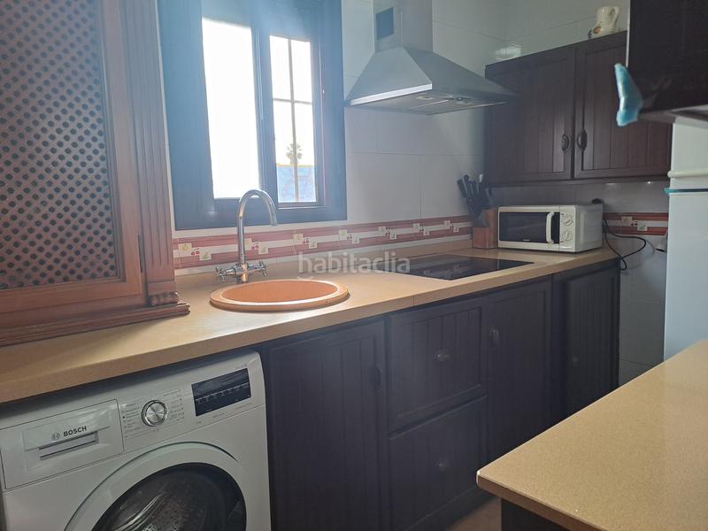 Foto 717fd763-22e7-45be-b275-27fc2e963192. Chalet parcela rustica en los palacios con parcela de 800mts y 120 mts construidos, la vivienda cuenta con 3 dormitorios, salón-comedor en Palacios y Villafranca (Los)