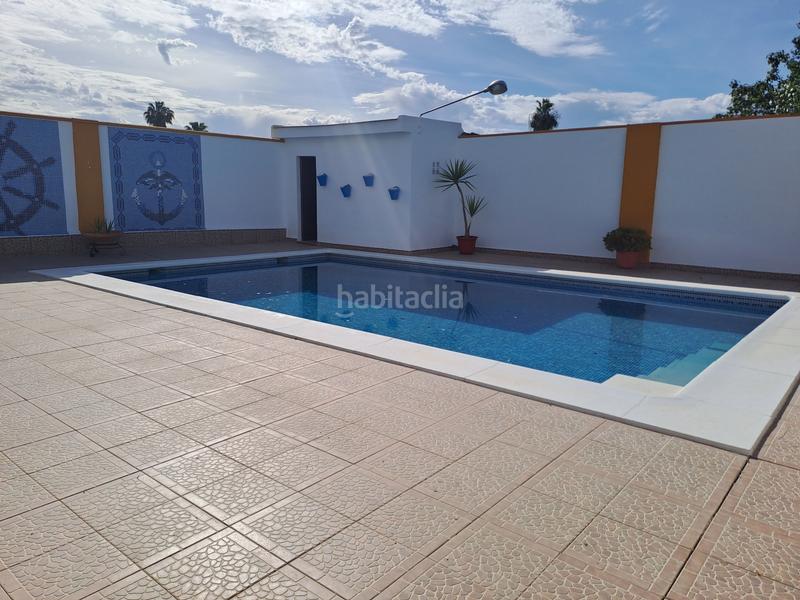 Foto 7d282f40-2c29-4104-95ed-f0b867a7ada4. Chalet parcela rustica en los palacios con parcela de 800mts y 120 mts construidos, la vivienda cuenta con 3 dormitorios, salón-comedor en Palacios y Villafranca (Los)