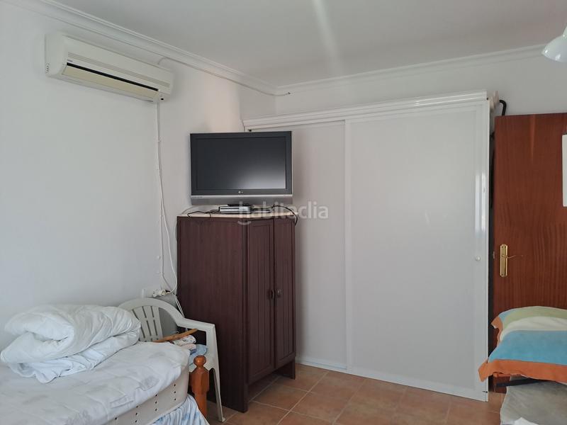 Foto 8ea50fb3-86ad-4b16-8423-2113398fc1f0. Chalet parcela rustica en los palacios con parcela de 800mts y 120 mts construidos, la vivienda cuenta con 3 dormitorios, salón-comedor en Palacios y Villafranca (Los)