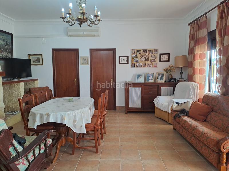 Foto 9e0363c5-8133-43af-9243-0be5928ccfd8. Chalet parcela rustica en los palacios con parcela de 800mts y 120 mts construidos, la vivienda cuenta con 3 dormitorios, salón-comedor en Palacios y Villafranca (Los)