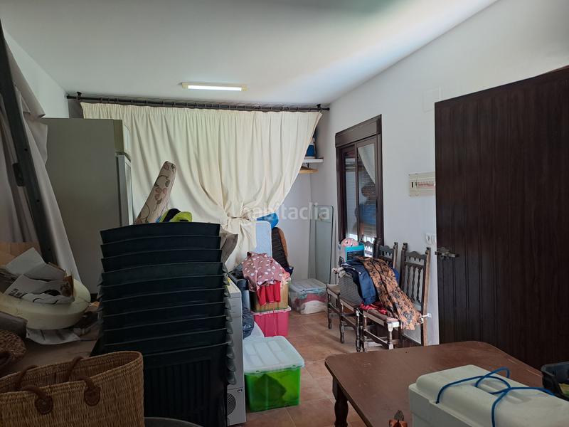 Foto e37299df-f786-45b4-85e5-bbbc29393cb2. Chalet parcela rustica en los palacios con parcela de 800mts y 120 mts construidos, la vivienda cuenta con 3 dormitorios, salón-comedor en Palacios y Villafranca (Los)