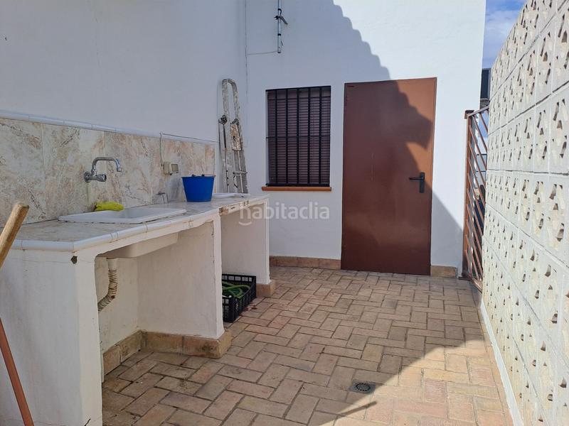Foto fdb55047-049e-4b10-86a5-c9e7c25f384e. Chalet parcela rustica en los palacios con parcela de 800mts y 120 mts construidos, la vivienda cuenta con 3 dormitorios, salón-comedor en Palacios y Villafranca (Los)