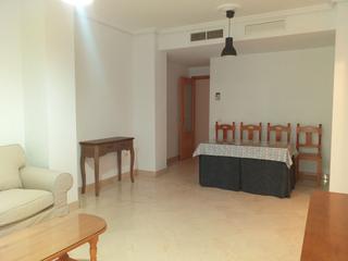 Lloguer Pis a El Arenal - La Pólvora. Piso seminuevo en pleno centro de dos hermanas, consta de 3 dorm