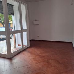 Local Comercial a Avenida Ramón y Cajal S/N