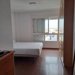 Rent Flat in Colores -  Entreparques. Amplio piso reformado en sevilla este, junto a calle nueva delhi