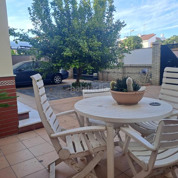 Foto f1a44669-c529-4790-9f8e-0f74b56538bc. Doppelhaus mit parking pool in Arco Norte - Avda España Dos Hermanas