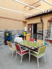 Casa a Rinconada (La). Amplia casa en la rinconada, zona santa marta, consta de 4 dormi
