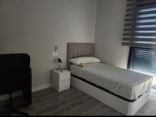 Alquiler Ático en Entrenúcleos. Alquiler por temporada!! piso seminuevo en dos hermanas, zona en