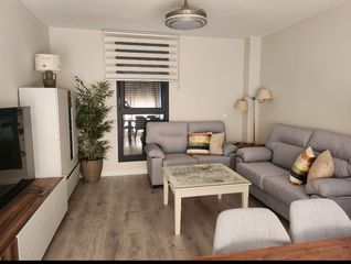 Rent Penthouse in Entrenúcleos. Alquiler por temporada!! piso seminuevo en dos hermanas, zona en