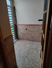 Pis a Calle juan sebastián elcano 7. Piso de planta baja  en dos hermanas , zona bda elcano, consta d