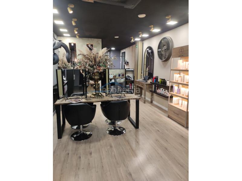 Foto 8806a81c-9971-4403-927a-d53690f86526. Alquiler local comercial peluquería centro de estética alquiler en Sabadell