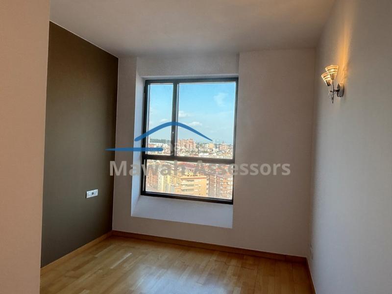 Foto af09a1ec-3f43-43b7-af02-0ded52755e38. Piso  3 habitaciones venta en Creu Alta Sabadell