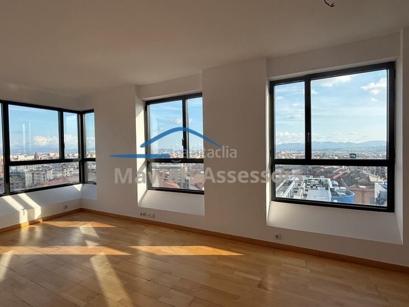 Foto b936a778-75b6-456f-b3ba-44c955e60ed7. Piso  3 habitaciones venta en Creu Alta Sabadell