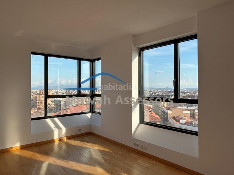 Foto d6008261-9702-4c79-81d6-a552917c9ee0. Piso  3 habitaciones venta en Creu Alta Sabadell