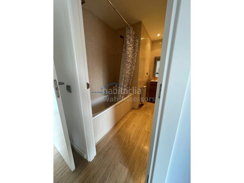 Foto 27b3327d-c202-45e1-afe3-44166c9737fa. Pis amb aparcament a Covadonga Sabadell