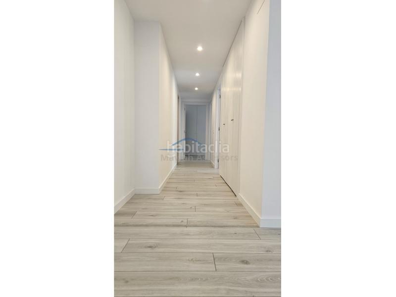 Foto 1c4bb0b8-7b2f-4759-9308-d07ccf4f3e98. Alquiler piso  obra nueva de tres habitaciones con piscina en el centro en Sabadell