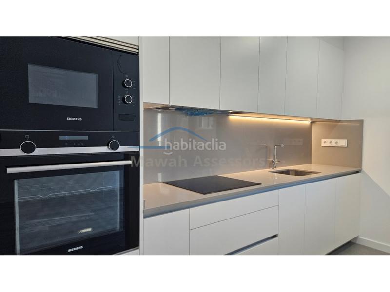 Foto fac740c3-b58c-41bd-a79e-9c4ce2e9d36b. Alquiler piso  obra nueva de tres habitaciones con piscina en el centro en Sabadell