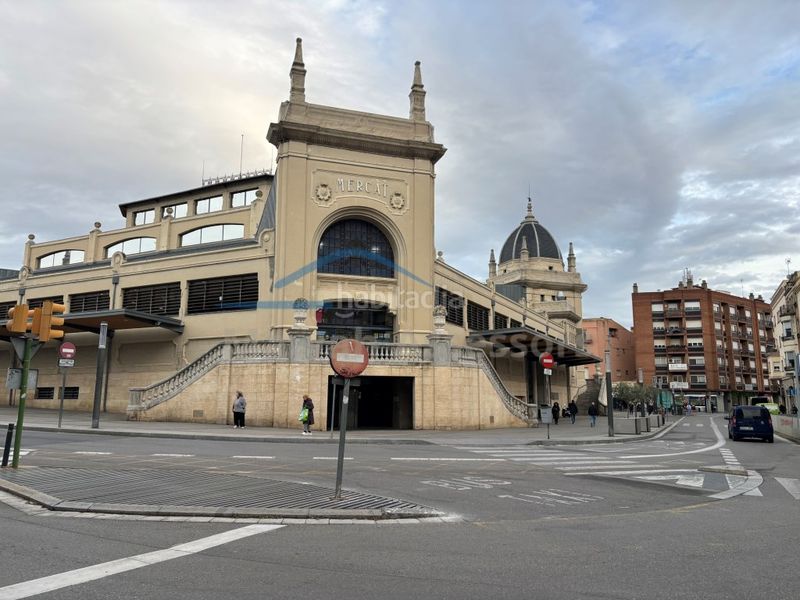 Foto 8465fa23-1314-4159-9a16-ac90f4915b87. Casa amb aparcament a Centre Sabadell