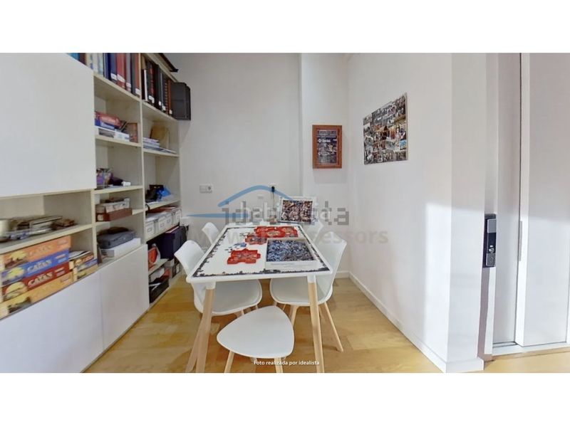 Foto fc5df581-55b2-4ec2-bc62-b9b876f5b3f3. Casa amb aparcament a Centre Sabadell