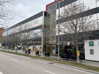 Location Bureau à Mercat. Oficina venta rubí