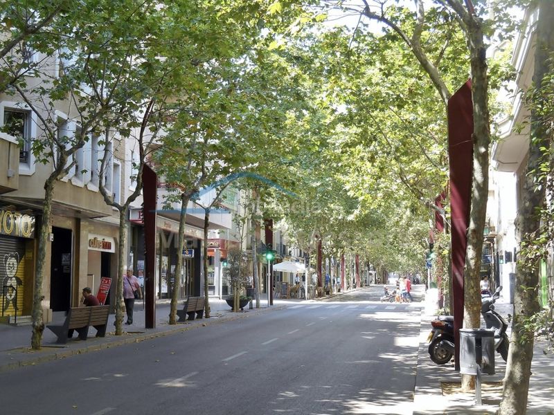 Foto 303b565f-1855-410e-b023-318d0890c024. Casa a Centre Sabadell