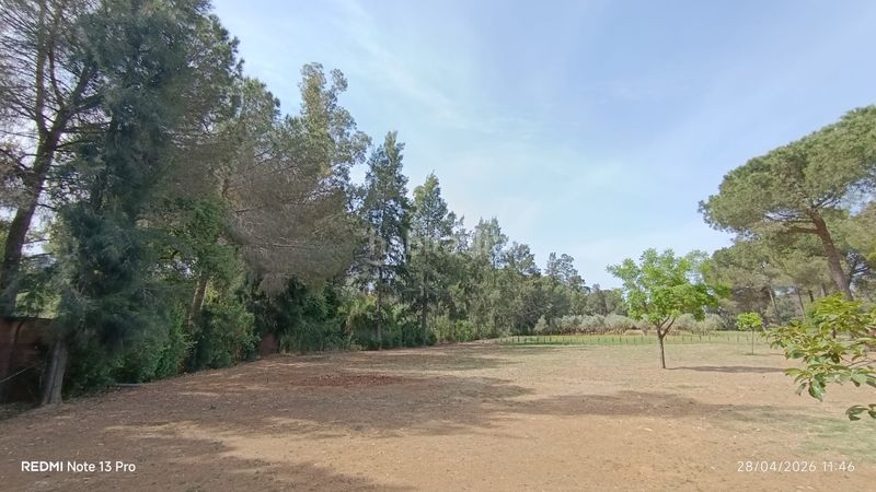 Foto 4e598b0d-f92a-4e14-b55d-f95124218dcc. Xalet amb xemeneia aparcament a Beas