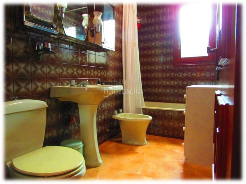 Foto 45b6e789-d04d-4956-a339-022e6f146964. Casa con riscaldamento parcheggio in Monroyo