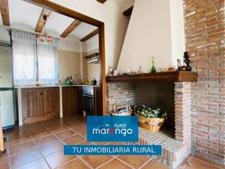 Maison à Fuente la Reina. Se propietario de esta casa nueva con materiales rusticos y equi
