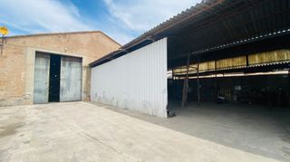 Industrial building in Cariñena - Carinyena. Solar para actividad destacamos su buena ubicacion inmobiliaria