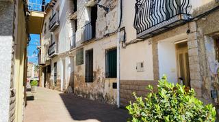 Casa a Cirat. Una casa que da a dos calles, la casa tiene una superficie por p