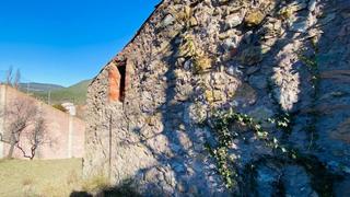 Maison à Puebla de Arenoso. Vivienda con bodega natural