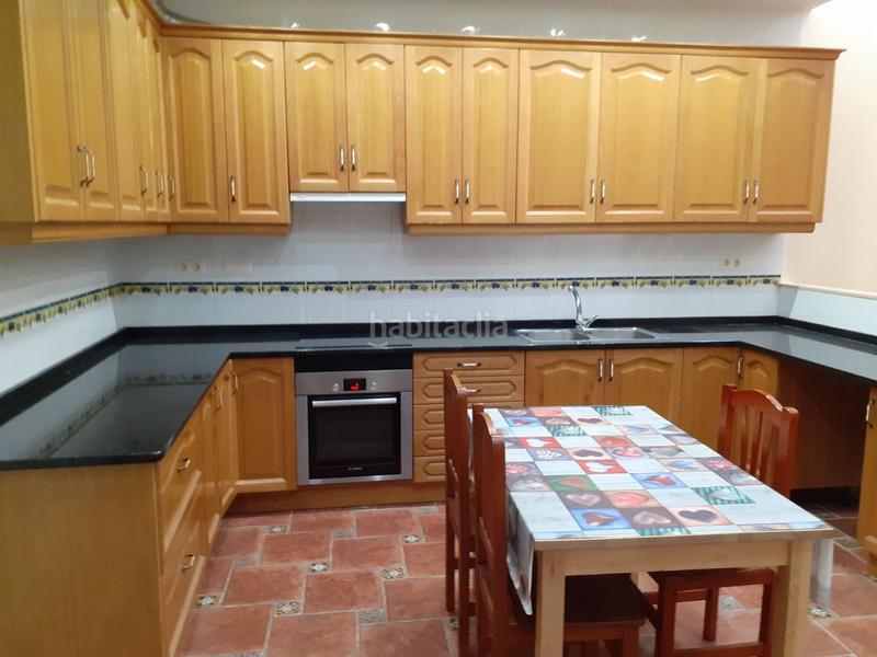 Foto 3bf44419-8b1e-4f0f-b28c-8188fd6bba41. Casa amb aparcament a Madrigal Villarreal / Vila - real