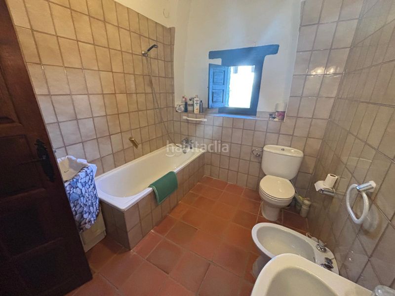Foto b98c7f1e-90a7-472d-840d-5331a5fee544. Casa amb aparcament a Mirambel