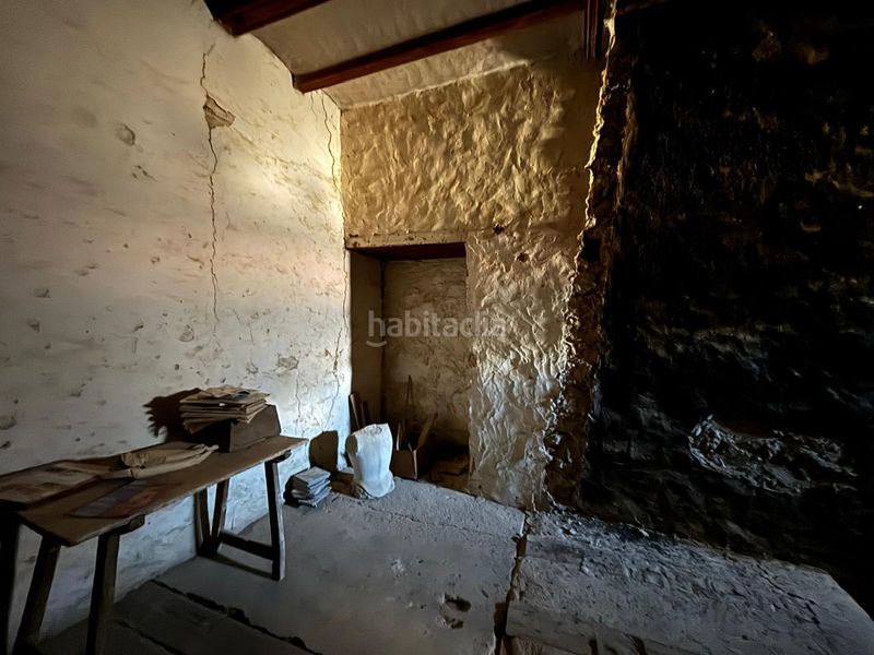 Foto bec40abe-b28c-4f40-9b08-b758f50921af. Casa amb aparcament a Mirambel