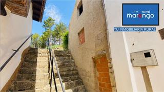 Maison à Ares del Maestre. Una buena opcion, tejado y escalera nuyevo y resto diafano