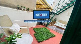 Maison à Centro. Casa con dos viviendas individuales y un gran local comercial en
