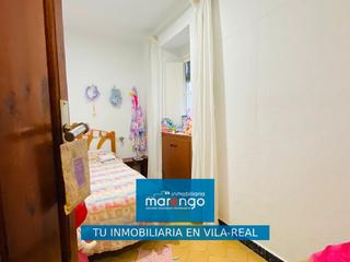 Casa adossada a Centro. Estupenda casa adosada en el centro de vila-real para entrar a v