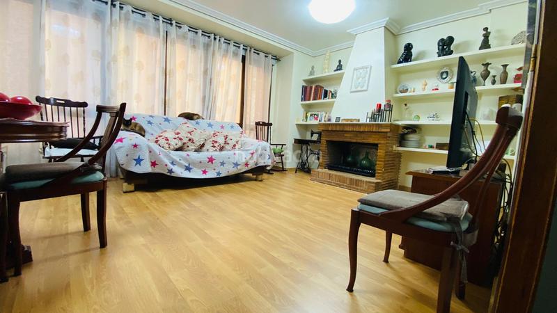 Foto 0fe25882-31cd-4178-8406-5b363f7d82b8. Casa adossada amb xemeneia a Centro Villarreal / Vila - real