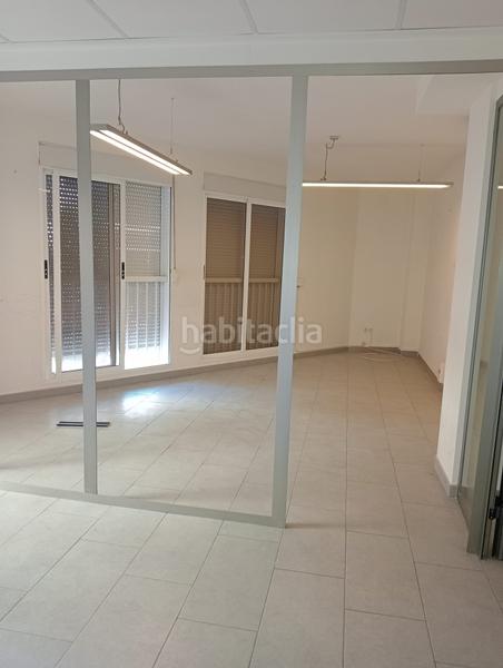 Foto 1c6845e3-e6d0-455f-88f1-c0980e91e1f9. Alquiler local comercial esntresuelo esquinero en Villarreal / Vila - real