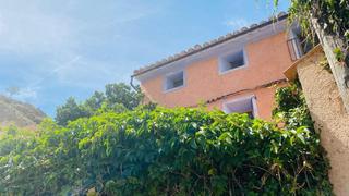 Masia a Villarluengo. Casa rural en montoro de mezquita