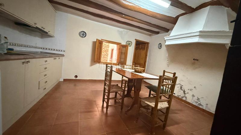 Foto 71f9a827-1335-4fe2-b8e1-6b4fbc9efd61. Casa adosada casa en venta en ortells en Morella