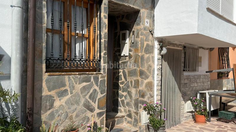 Foto 047ece21-6c40-4975-8eca-7d28af4e2872. Casa adossada a Ayódar