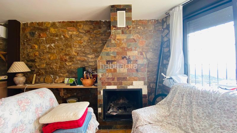 Foto e8646946-f966-4ddb-a9c7-2eccd4c92b6a. Casa adossada a Benafigos