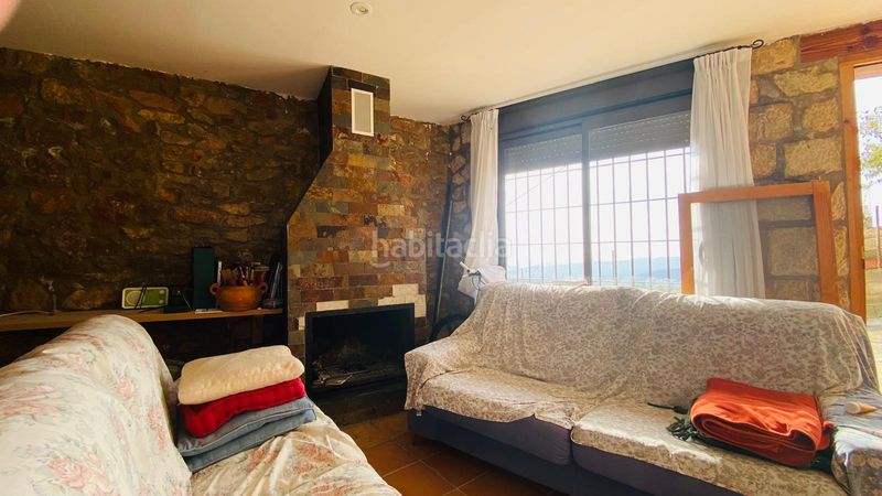 Foto f6e49401-c535-44b9-9f79-ec6b38923a19. Casa adossada a Benafigos