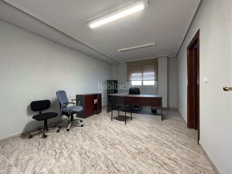 Foto 1cd93d9a-3b4f-49d6-a20f-f3801ec2e4b0. Miete büro in Piscinas Villarreal / Vila - real