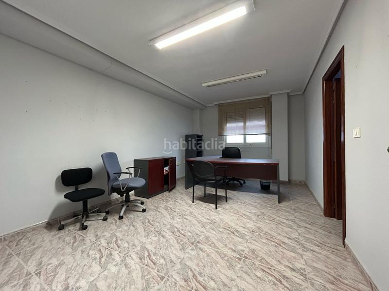 Foto e63dbfb4-324f-4df0-818e-477c4fc5fd68. Miete büro in Piscinas Villarreal / Vila - real